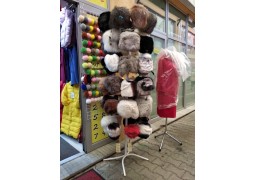 Стійка-вертушка під шапки на 42 місця